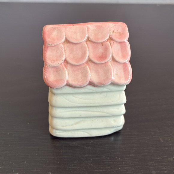 Vintage 1990's Ceramic Disney's Pluto's house salt OR pepper shaker collectible - Picture 4 of 9